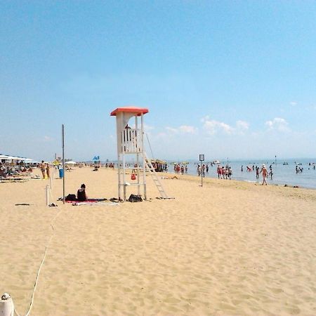 Lucerna Apartments At Sabbiadoro Beach Lignano Sabbiadoro Exterior photo