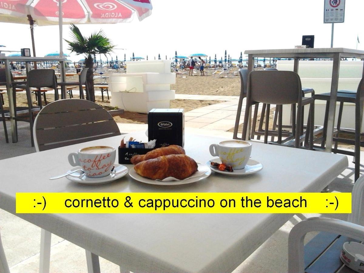 Lucerna Apartments At Sabbiadoro Beach Lignano Sabbiadoro Exterior photo