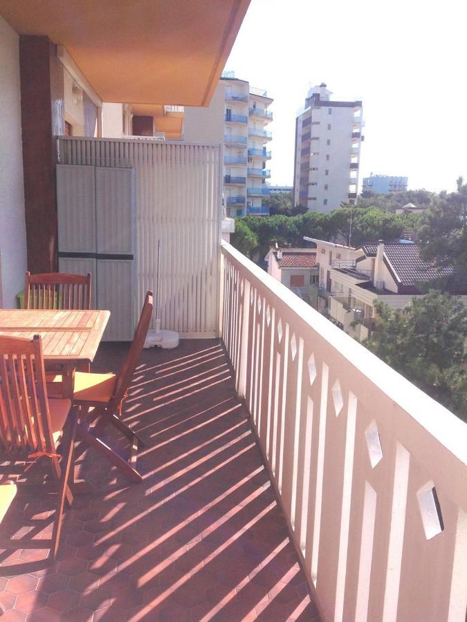 Lucerna Apartments At Sabbiadoro Beach Lignano Sabbiadoro Exterior photo